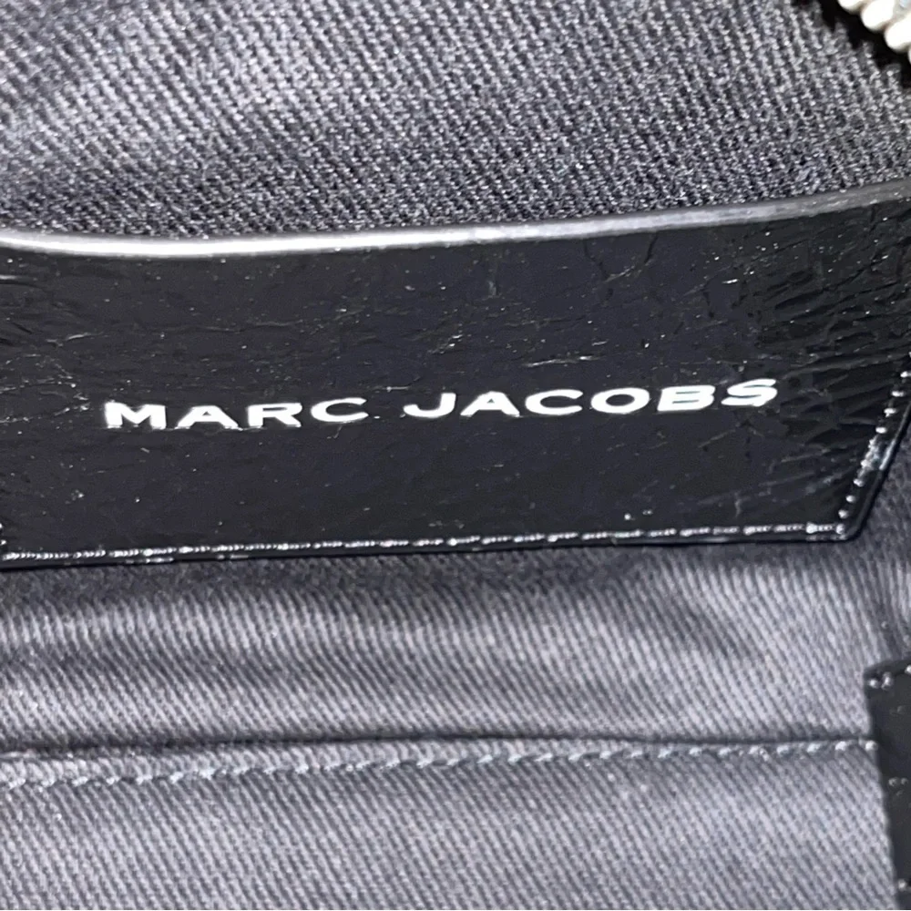 Marc Jacobs The Shiny Crinkle Micro Tote Crossbody Bag - Black - Picture 7 of 9